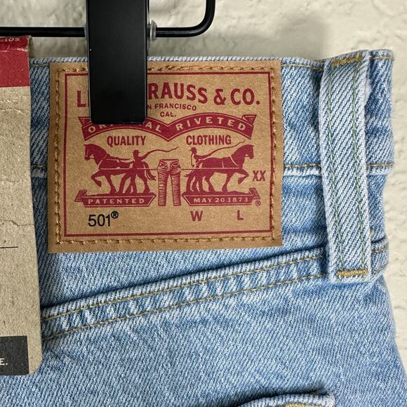 501 Original Cropped Levi's 32x26 Women NWT button High rise straight fitted hip - Picture 8 of 11